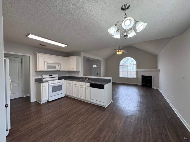 Photo - 308 Cosmos Ave