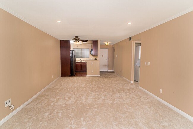 Photo - 5515 Canoga Ave Unit 221