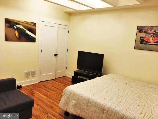 Photo - 170 Grape St