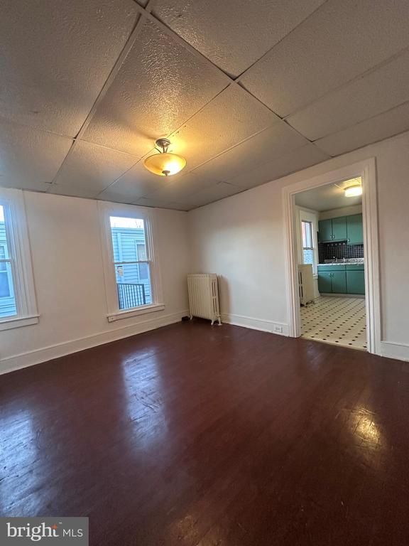 Photo - 17 E Walnut St