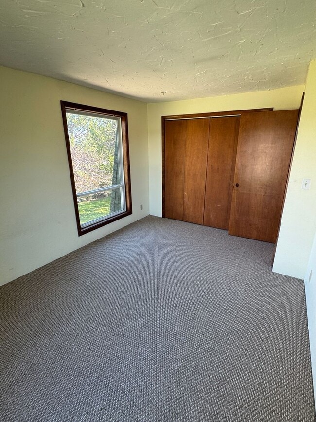 Photo - 3 Bedroom Home on Two Acres