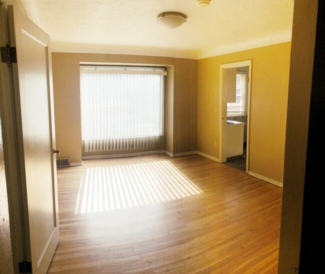 Photo - 1110 NE B St