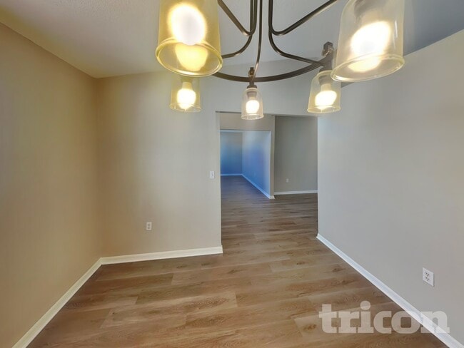 Photo - 7152 Summit Dr