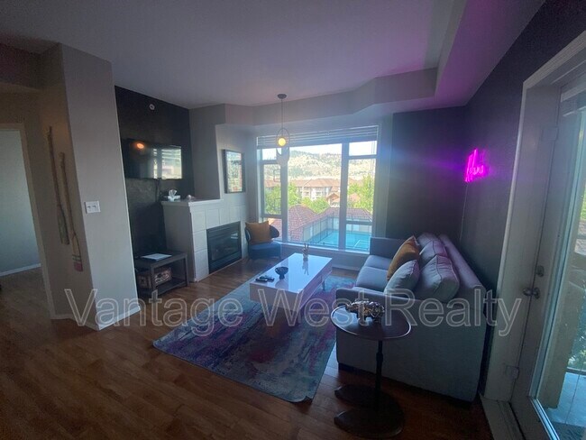 Photo - 1128-1128 Sunset Dr