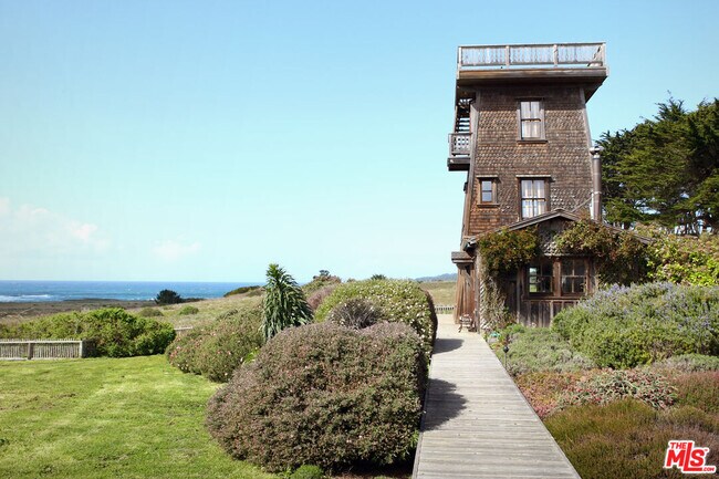 Photo - 45340 Little Lake St