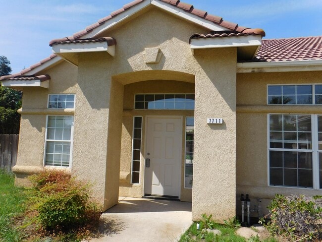 Photo - 7711 N Ivanhoe Ave