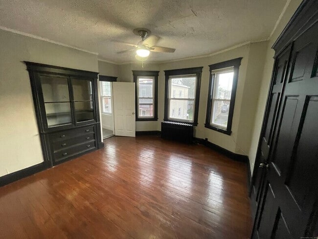 989-991 Capitol Ave Unit Floor 3