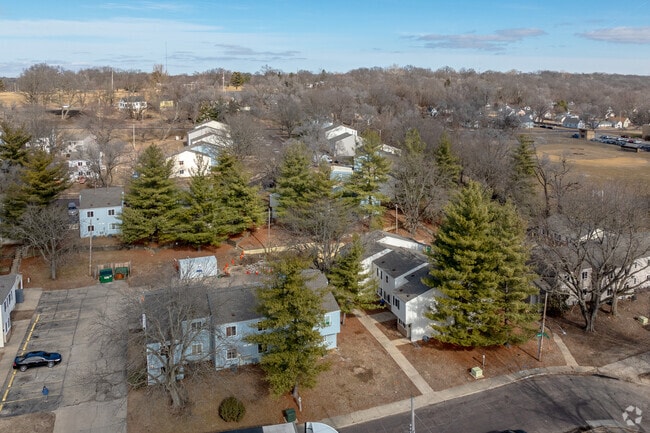 Context - Lincoln Terrace Apartments