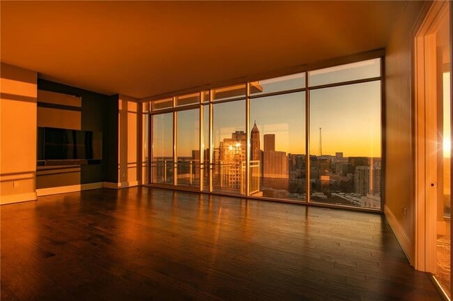 Building Photo - 1065 Peachtree St NE Unit 3303