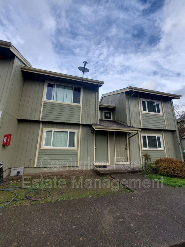2196 Lancaster Dr NE Townhome Townhome Rental in Salem OR