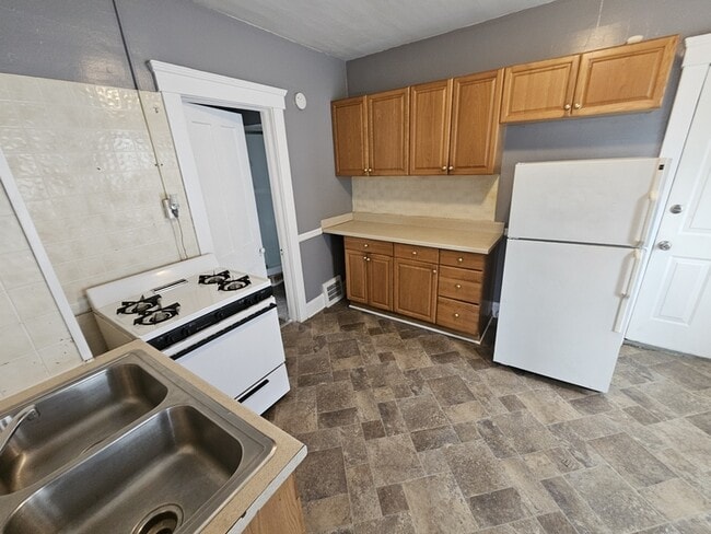 Photo - 2059 W 105th St