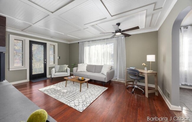 Photo - 133 Casey Ct SE