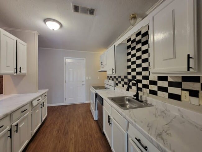 Photo - 1552 Cheyenne Rd