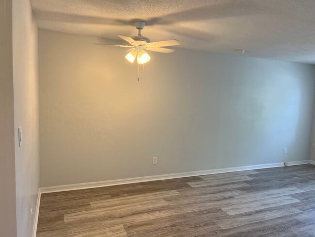 Photo - 3323 N Westmoreland Dr Unit 937#4