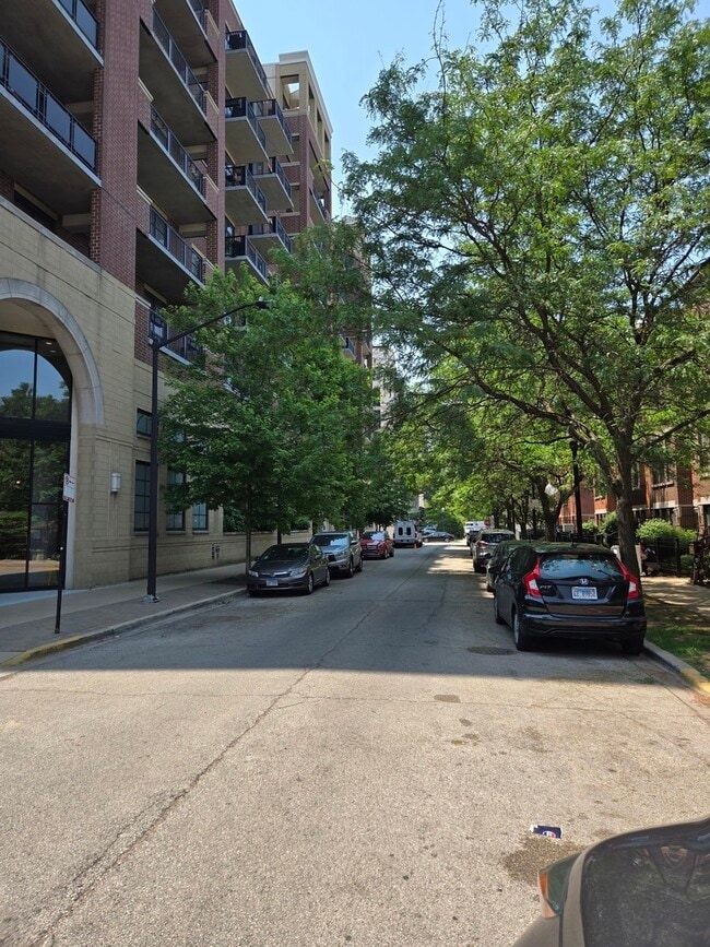 Photo - 811 W 15th Pl Unit 703