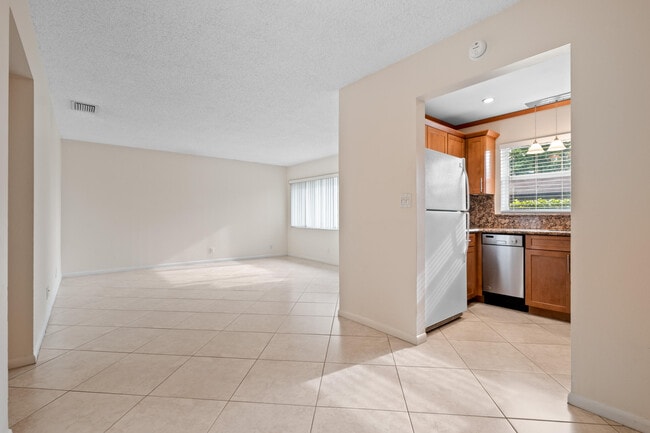 Photo - 1106 NE 16th Ct Unidad 2