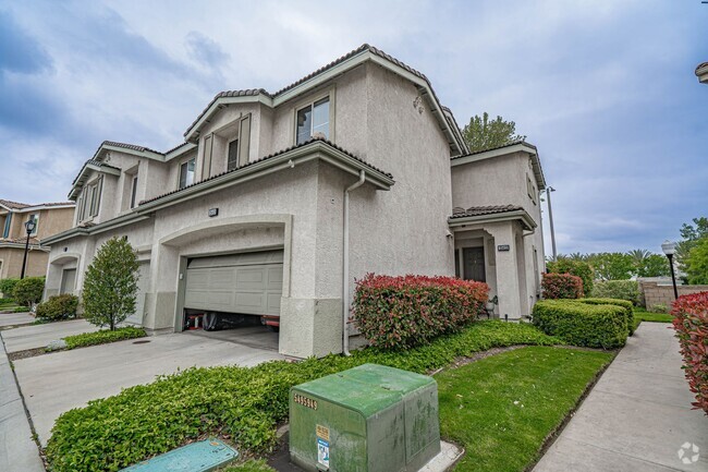 Building Photo - 3 Bedroom Home for Rent in Santa Clarita!