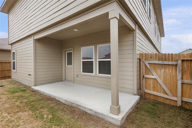 Photo - 2838 Wolfcreek