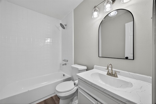 Photo - 6741 Feldspar St