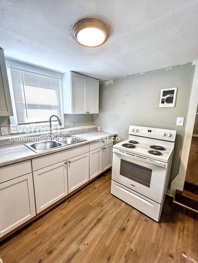 Photo - 100 Chestnut St