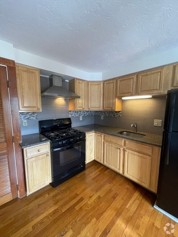 Building Photo - 12-14-14 McKenn St Unit 2 Rental
