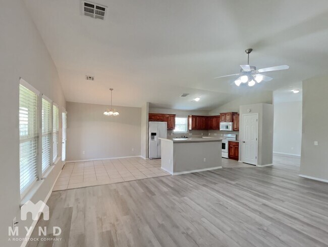 Photo - 13301 SW 2nd St