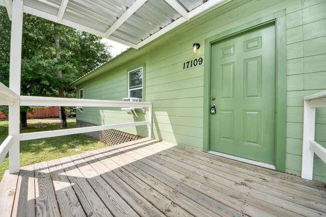 Photo - 17109 River Rd