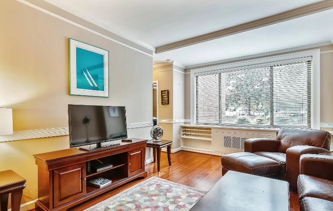 Photo - 1121 Arlington Blvd Unidad 141