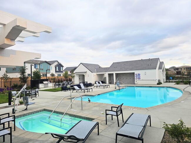 Rockport Ranch Beautiful Brand New Lennar ... - Rockport Ranch Beautiful Brand New Lennar ... House