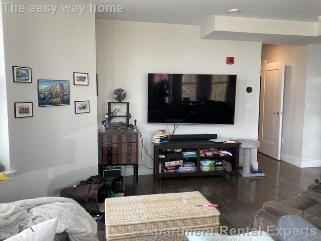 Photo - 434 McGrath Hwy Unit #401