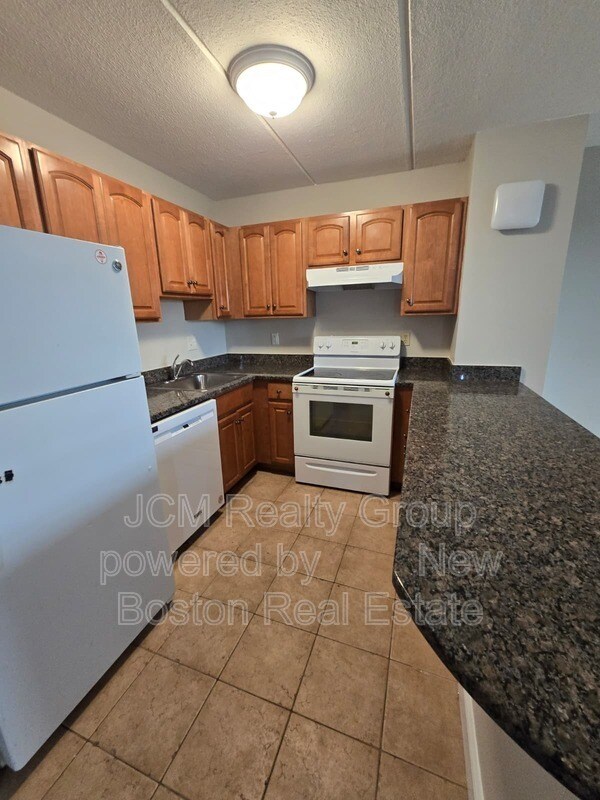 Photo - 80 Sagamore St Unit 305 / Elevator