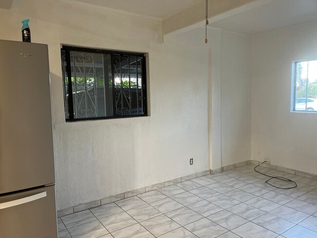 Área de estar - 14050 Candler Ave Unidad Charming In Law Quarters