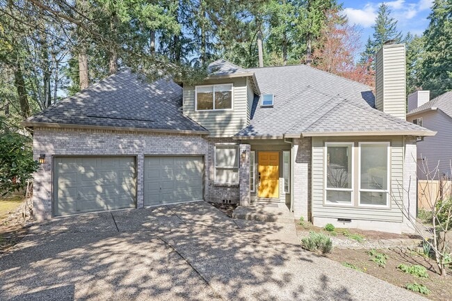 Building Photo - Elegant & Serene 3-Bedroom, 2 Bathroom Home Retreat in Desirable Arnold Creek