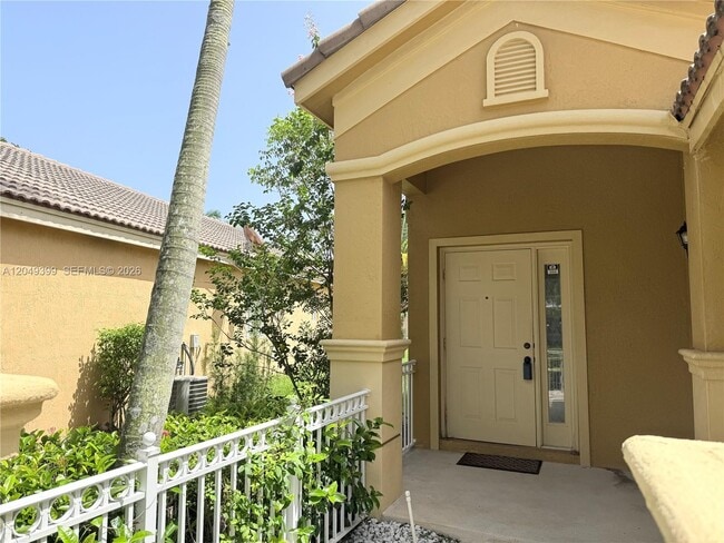 Photo - 899 Phoenix Way