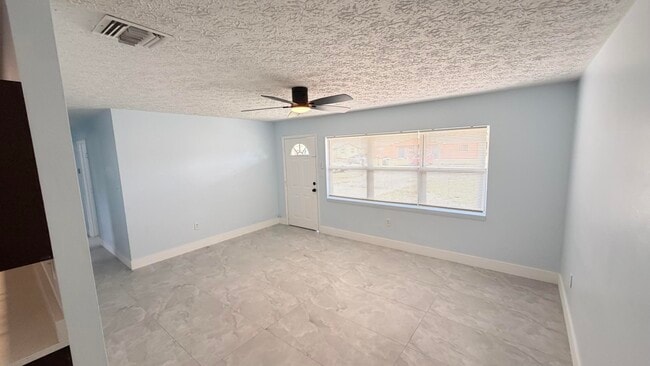 Photo - 928 Fra-Mar Pl