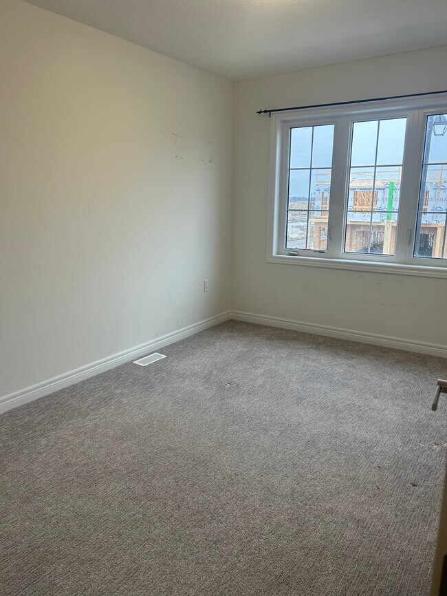 Photo - 3 BED - 2.5 BATH - STACKED TOWNHOUSE - HAMILTON