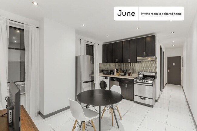 Room in Shared 3 bed/1 bath home in Upper West Side