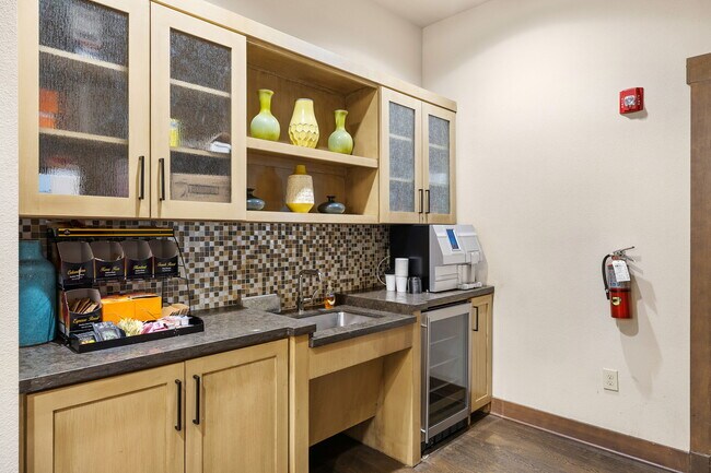 Lakeline East Apartments
