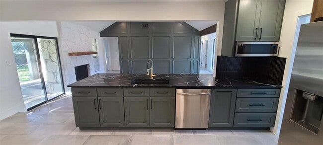 Photo - 1723 Lakeway Blvd