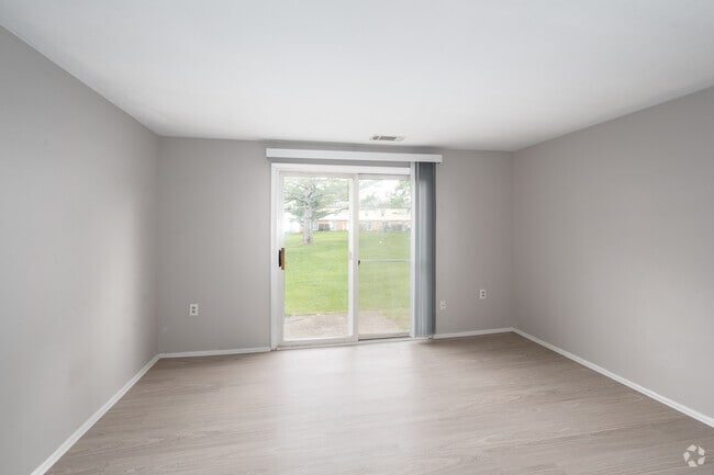 2BR, 1BA - 724SF
