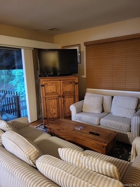 Photo - 22 Pine Ct Unit Upper level