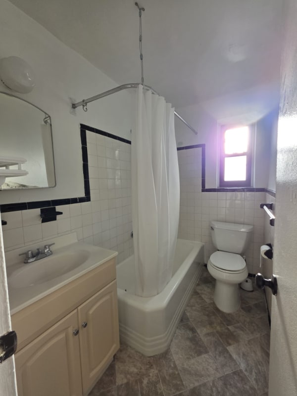 Photo - 165 Vroom St Unit 4