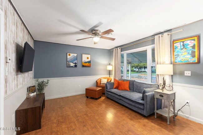 Photo - 56 Monroe St