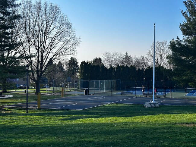Photo - 1067 Treeline Dr