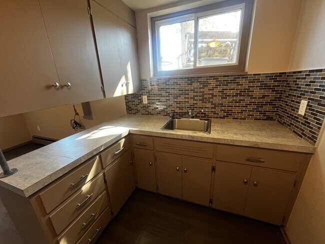 Photo - 465 Broadway St Unit 5