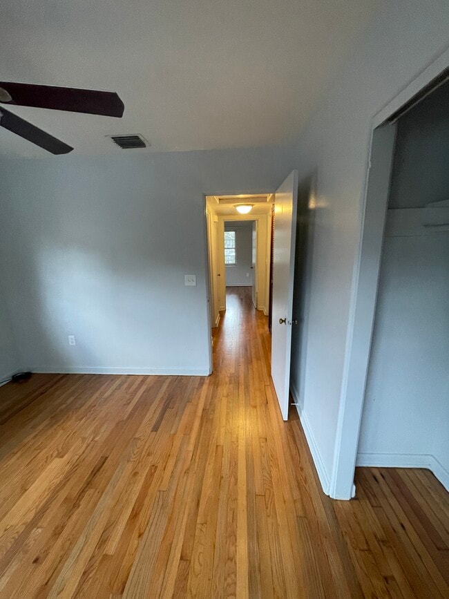 Building Photo - 716 S Mills Ave Unit 716