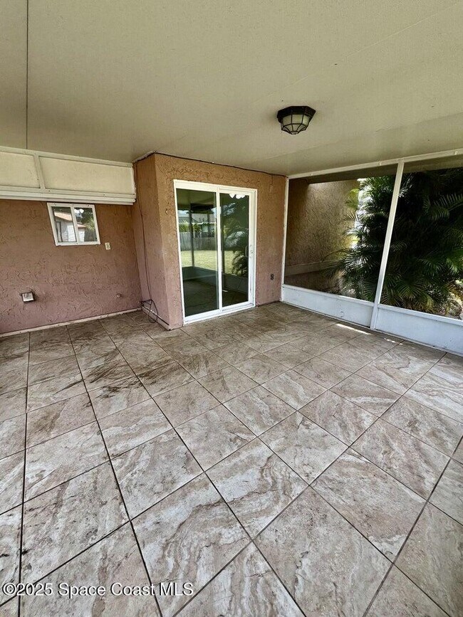 Photo - 218 Fecco St