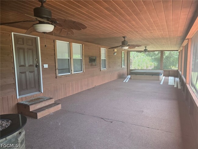 Photo - 425 Tanner Rd