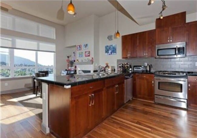 Photo - 1840 25th Ave NE Unit 402