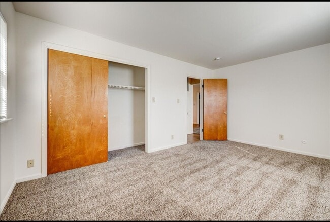 Photo - Apartment Village Evansville